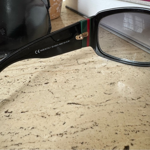 Vintage Gucci Black Sunglasses - Picture 5 of 8